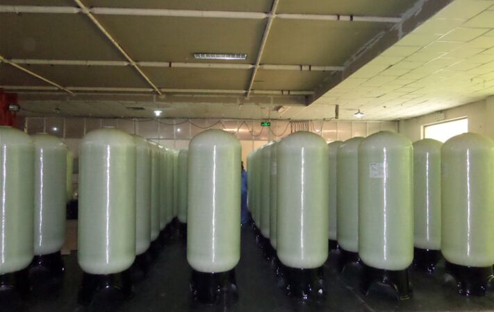 玻璃鋼樹(shù)脂罐生產(chǎn)車(chē)間實(shí)拍場(chǎng)景